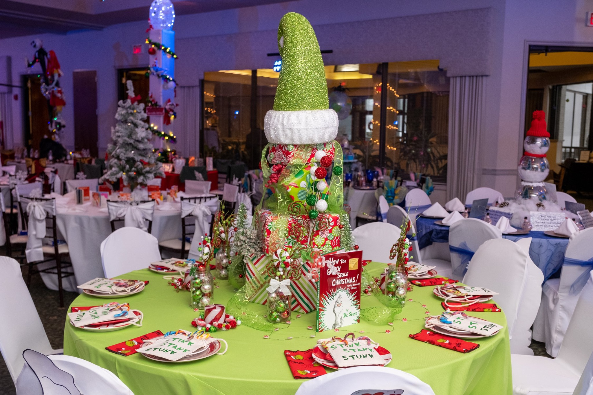 Storybook Ball Grinch table